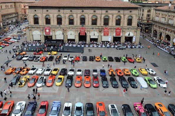 &#91;KEREN&#93; Peringatan 50tahun Lamborghini, 300 Mobil Lamborghini Kumpul Bareng