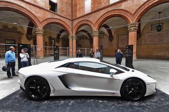 &#91;KEREN&#93; Peringatan 50tahun Lamborghini, 300 Mobil Lamborghini Kumpul Bareng