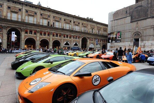 &#91;KEREN&#93; Peringatan 50tahun Lamborghini, 300 Mobil Lamborghini Kumpul Bareng