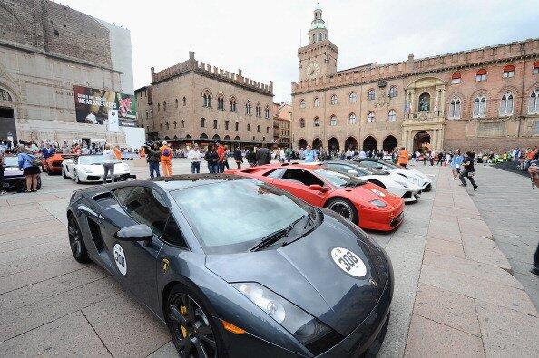 &#91;KEREN&#93; Peringatan 50tahun Lamborghini, 300 Mobil Lamborghini Kumpul Bareng