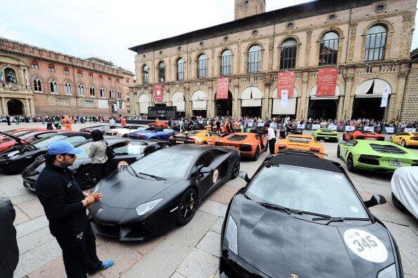 &#91;KEREN&#93; Peringatan 50tahun Lamborghini, 300 Mobil Lamborghini Kumpul Bareng