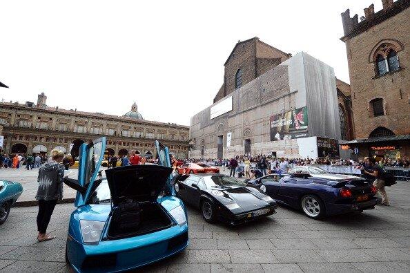 &#91;KEREN&#93; Peringatan 50tahun Lamborghini, 300 Mobil Lamborghini Kumpul Bareng