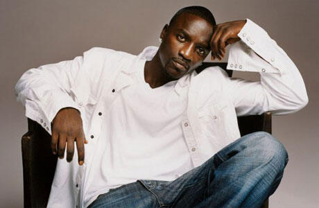 nama asli rapper AKON gan