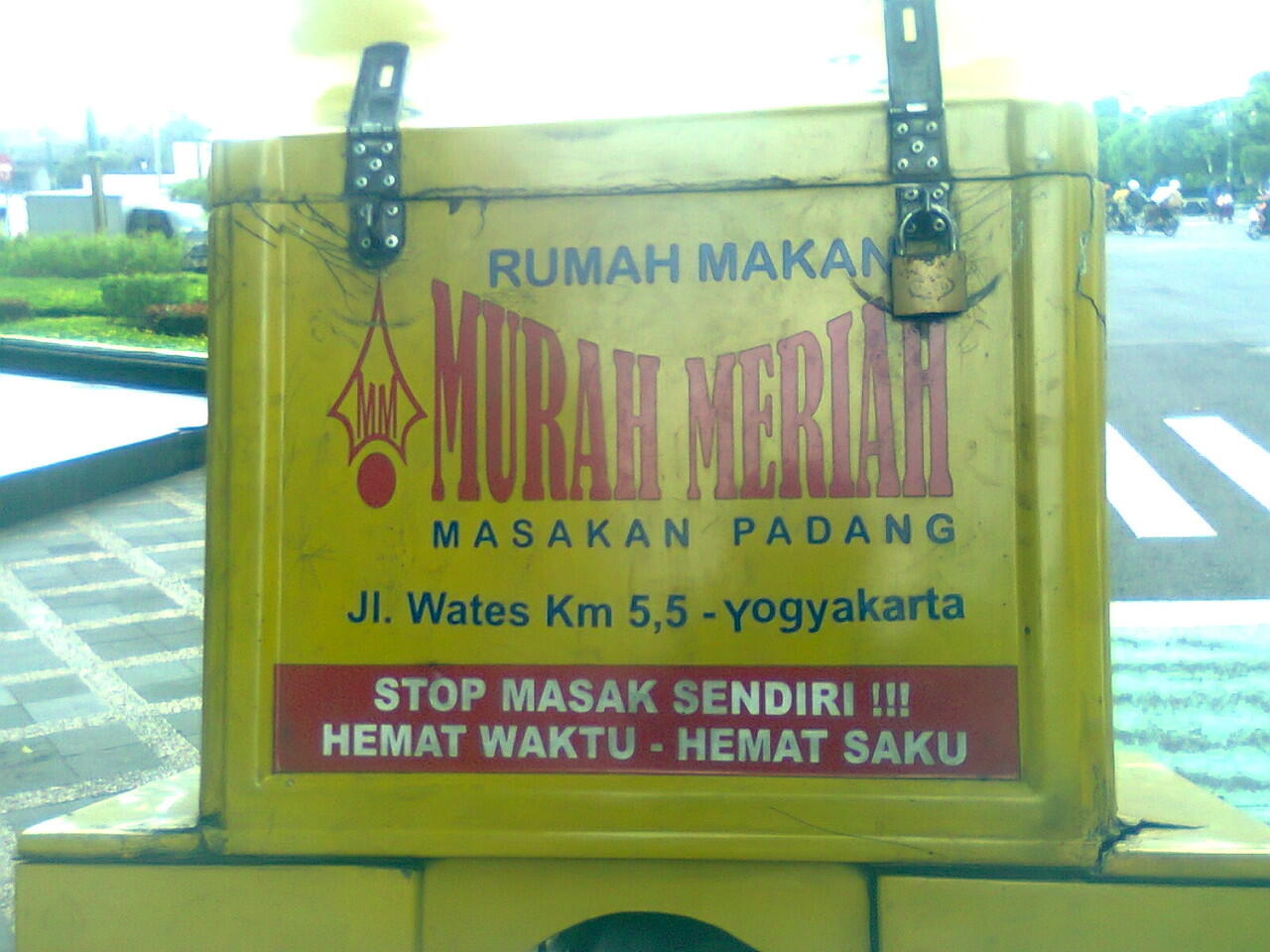 IKLAN YANG PENUH DENGAN PAKSAAN....!!!!!