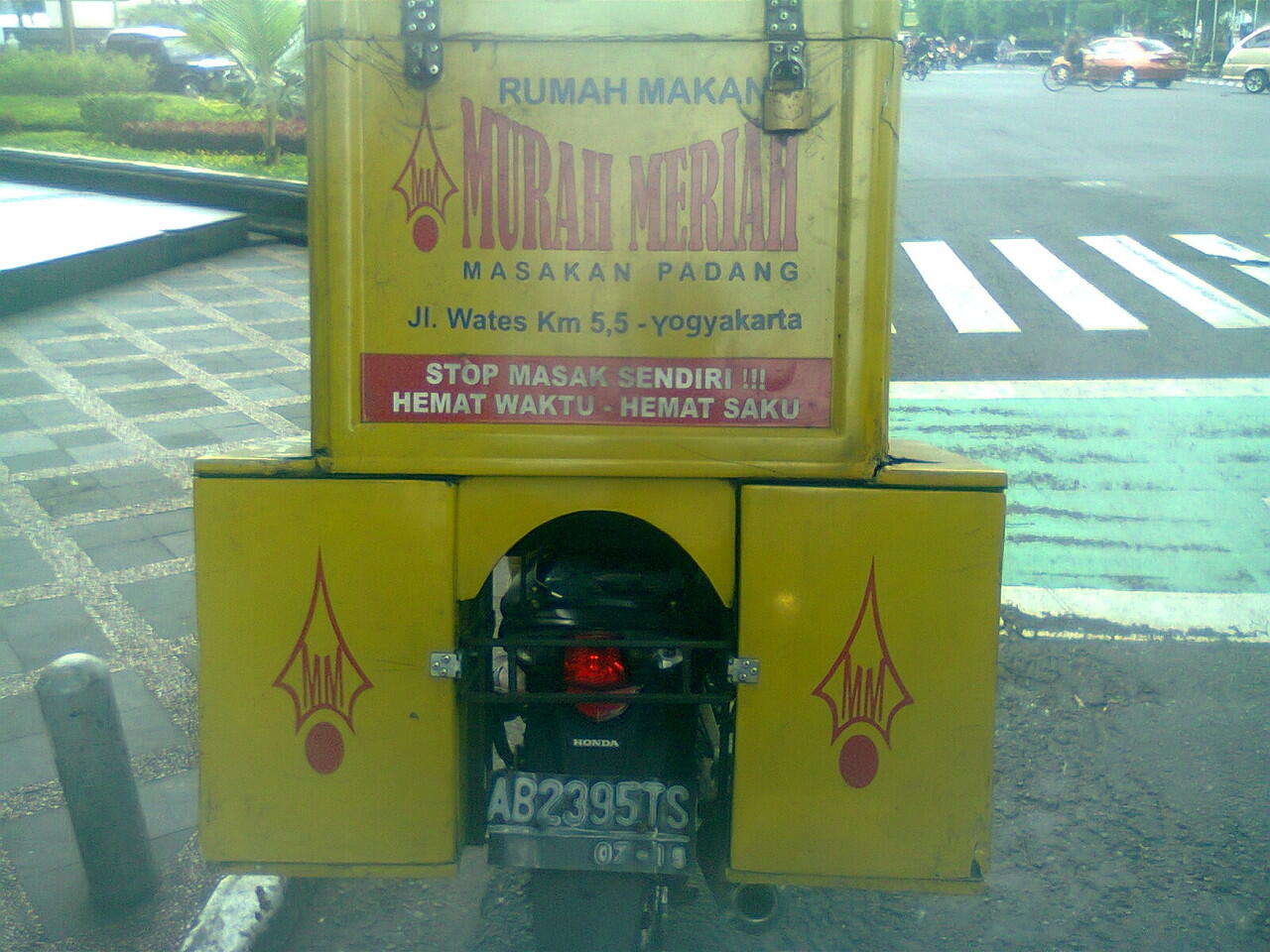 IKLAN YANG PENUH DENGAN PAKSAAN....!!!!!