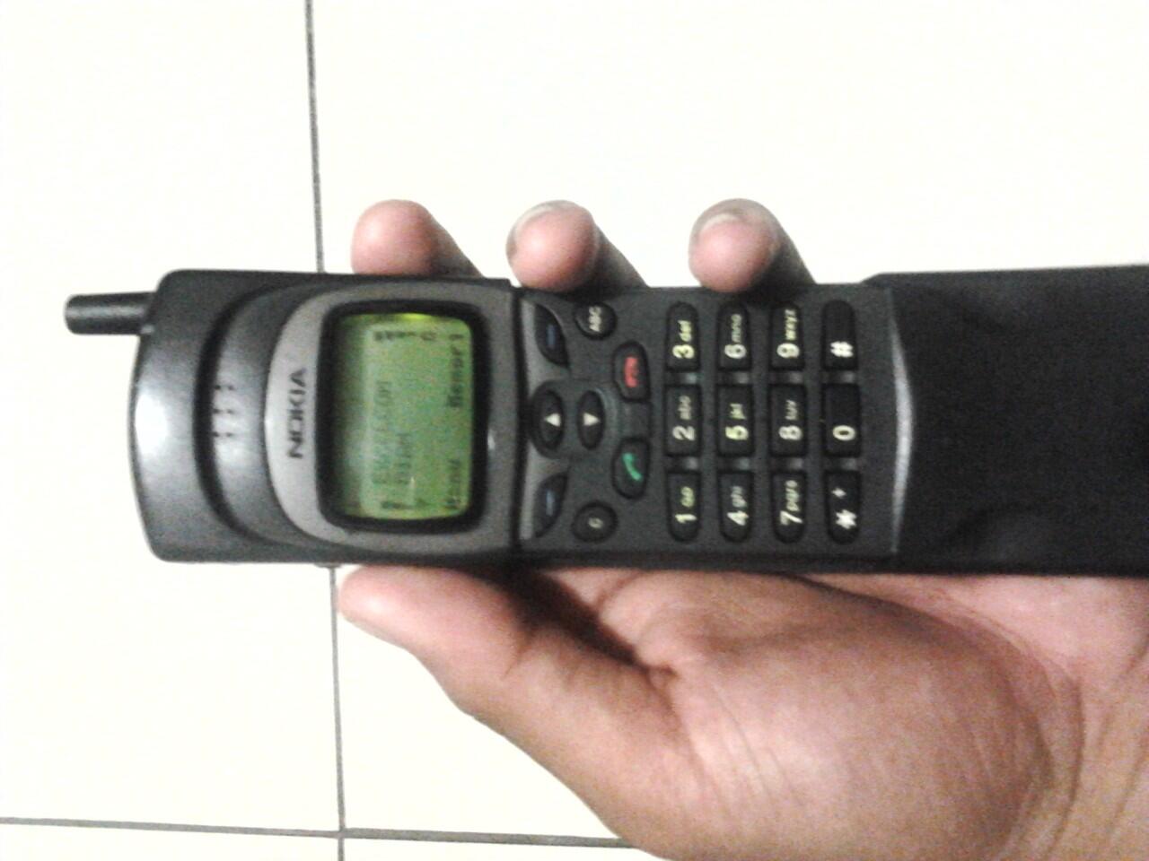 jual NOKIA 8110 aka pisang barang mulus gak masuk nyesel !