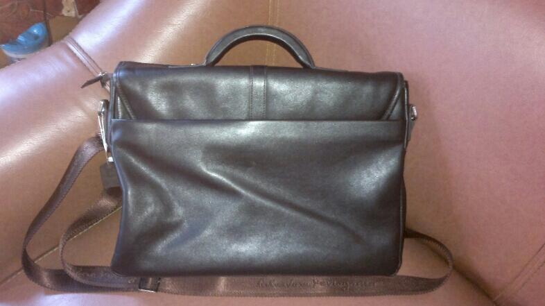 Tas kerja laki-laki Salvatore Ferragamo