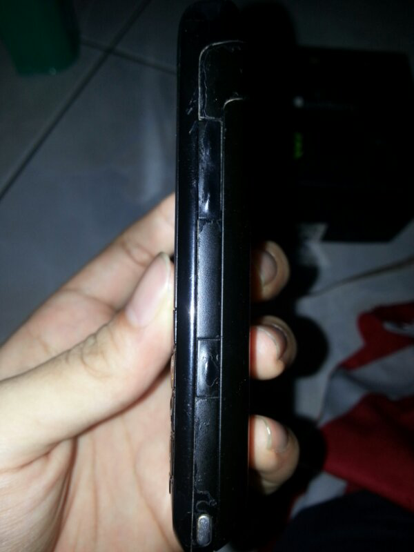 WTS Jual BlackBerry (BB) Onyx 2 9780 Warna Hitam