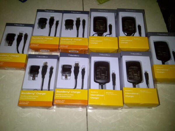 Aksesoris Blackberry ORI Murah (Casing, Battery, Charger, dan Headset)