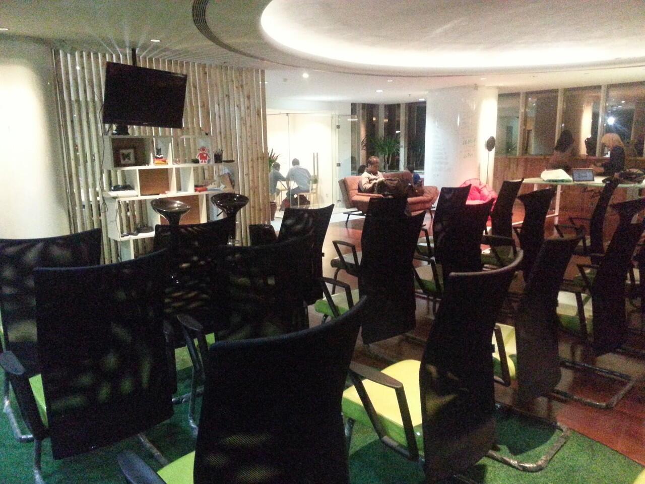 Coworking Space : Tempat Kerja Yang Unik, Bikin Kita Selalu Kreatif
