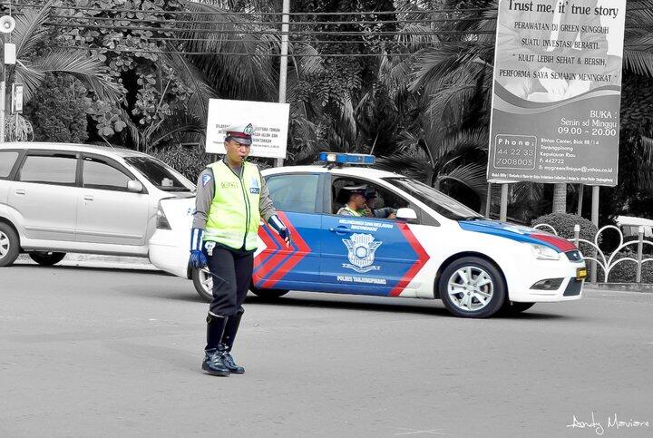 (Pict++) Gak peduli anak pejabat,terobos lampu merah siap&quot;dipenjara !!