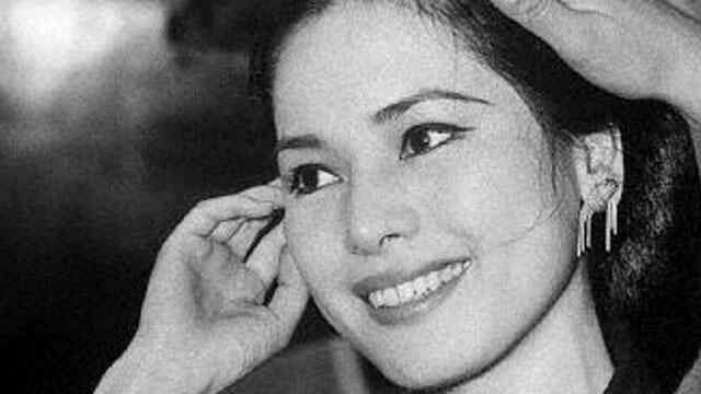 Cantiknya Ibu Dewi Soekarno