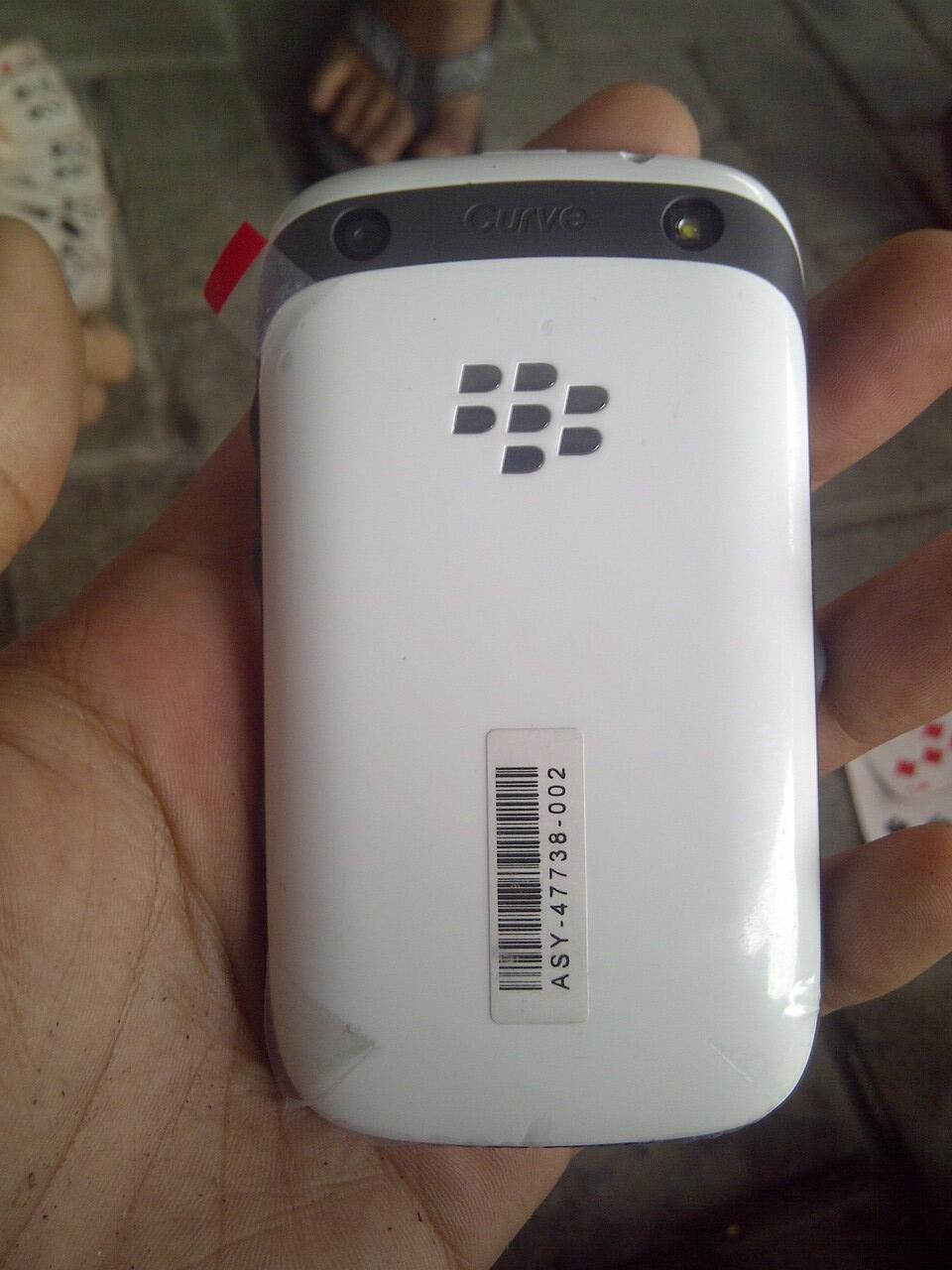 WTS Blackberry 9320 a.k.a Amstrong like BNIB baru 1 minggu!!