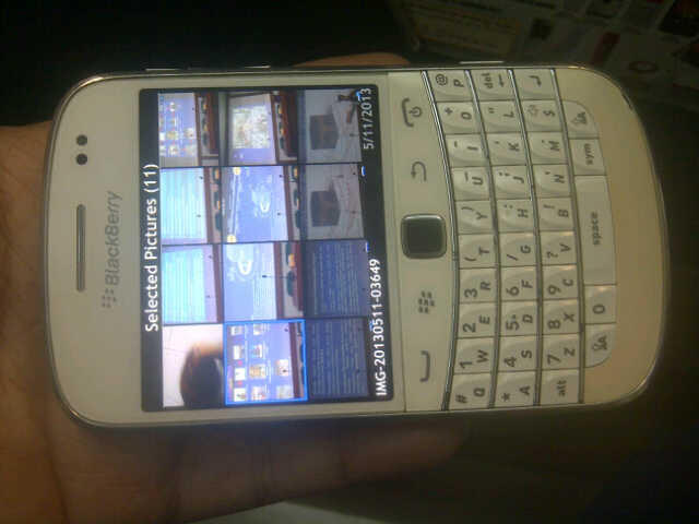 BLACKBERRY DAKOTA 9900 WHITE BANDUNG