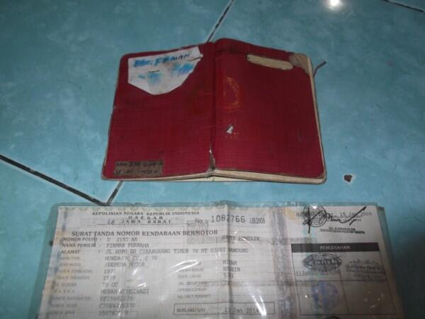 cari rongsokan rangka, mesin, bpkb, stnk dll honda c70