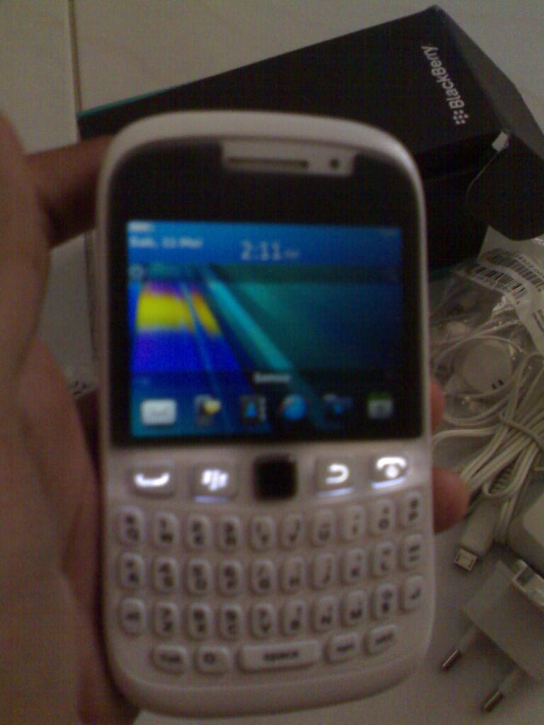 Blackberry Amstrong 9320 Komplit,Mulus,Garansi + mmc 2gb