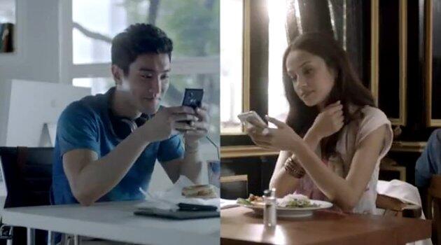 Gan, ada yang tau nama artis cewek di iklan LINE gak??