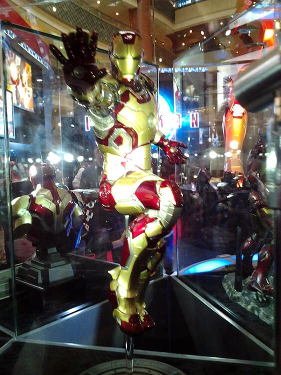 HOT NEWS BUAT PECINTA IRON MAN -Pameran Iron Man 3 by Hot Toys di Shanghai, China