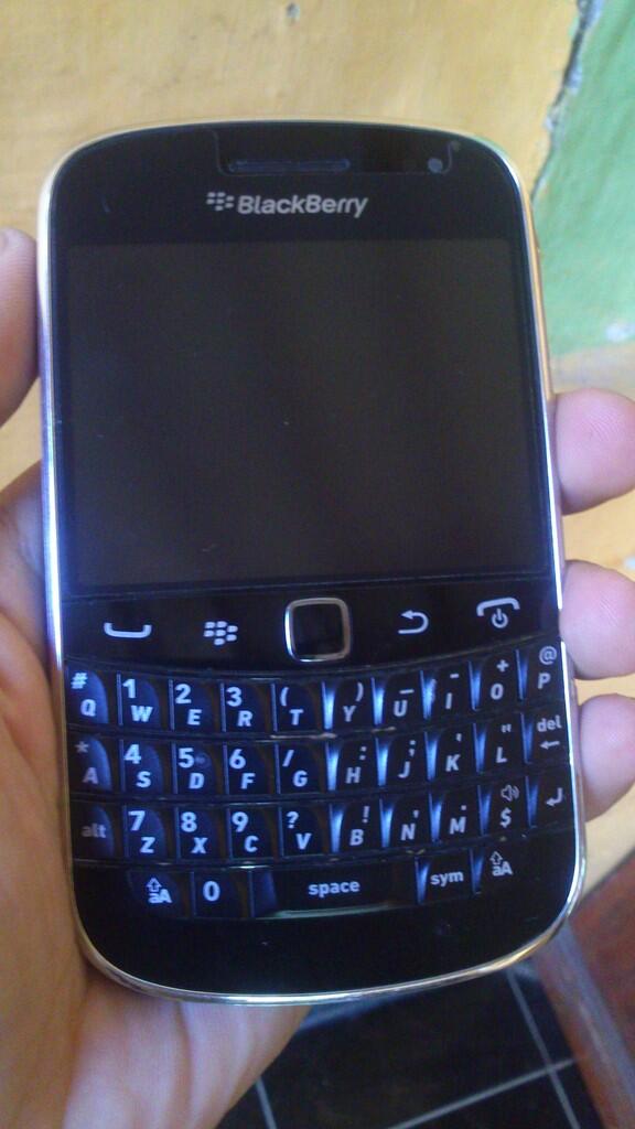 blackberry 9900 a.k dakota black