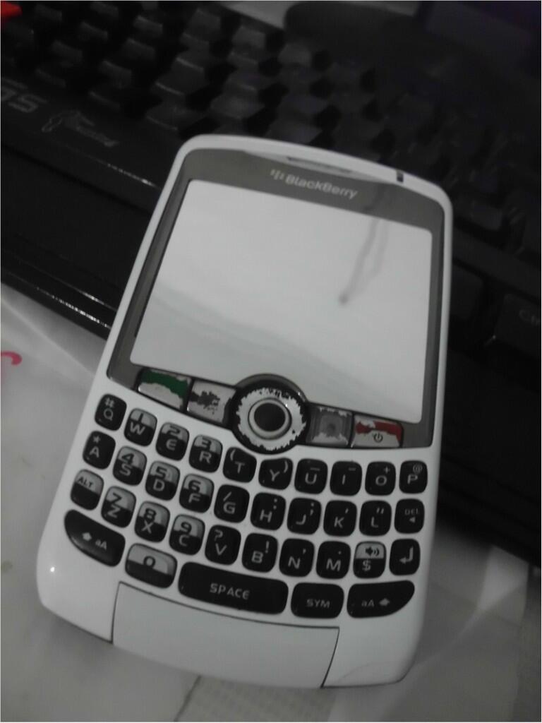 Blackberry 8320 Putih Second Mulus Free Ongkir