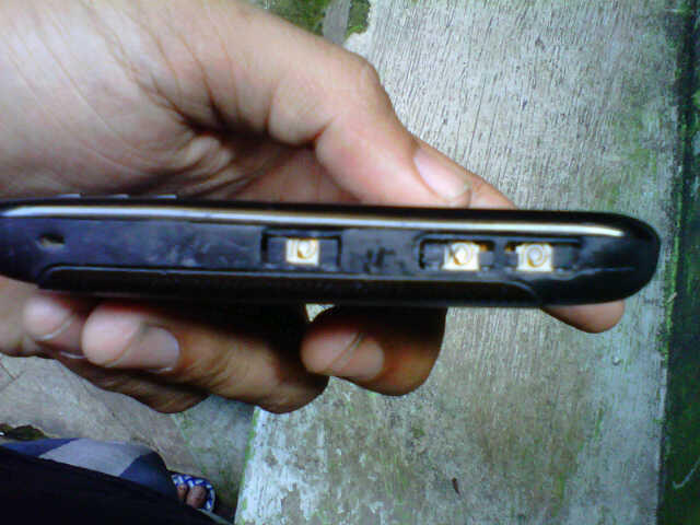 blackberry gemini 8520