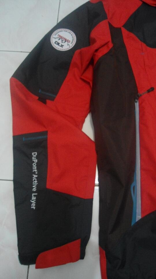 Terjual jaket dan celana  gunung outdoor ori Iguana 