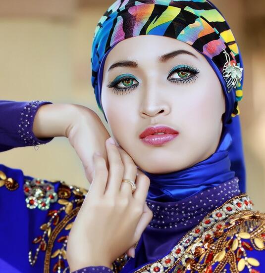 MAu tanya gan, cara ngedit foto pake photoshop yang tau masuk ya
