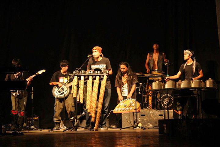 Alat Musik dari Rongsokan Vespa,