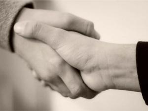 cara mengingat nama orang yang bari kita kenal