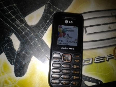 jual hp LG A180 comunicator murah banget