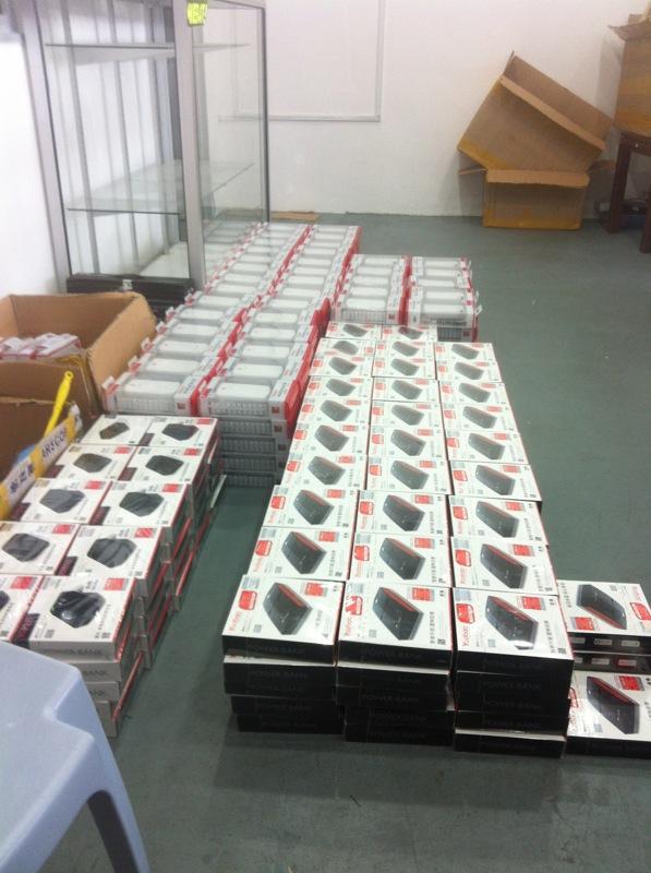 BUKTIKAN MURAHNYA !! DISTRIBUTOR LGSG PABRIK YOOBAO TRANSFORMER 13000MAH DLL