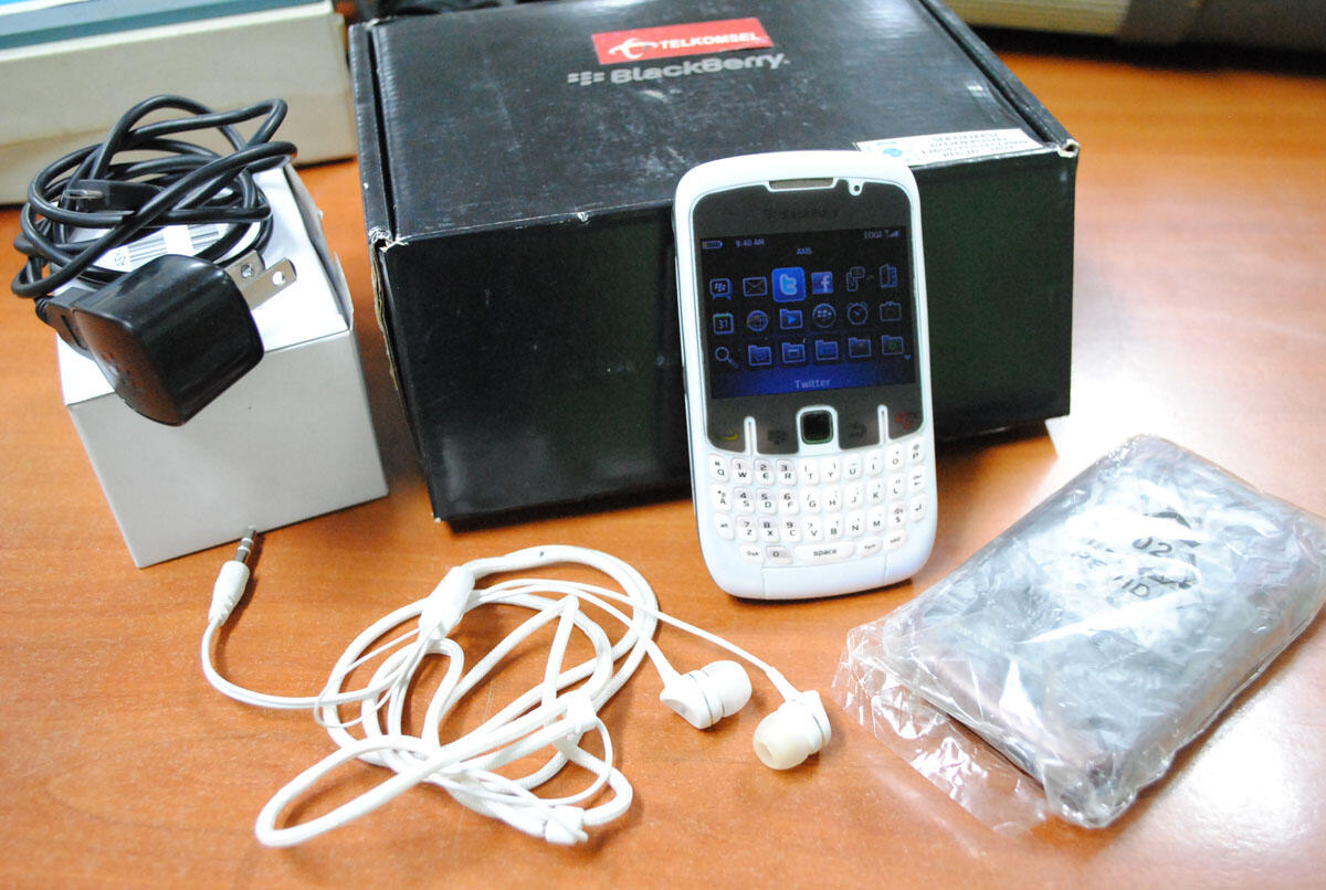 Jual Cepat Blackberry Gemini 8520 Putih