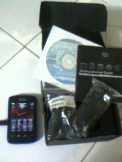 Dijual Blackberry Storm 2 9550 3G FullSet Batere 2800mAh