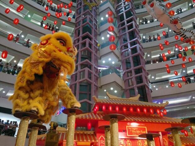 Barongsai untuk "mengemis"???