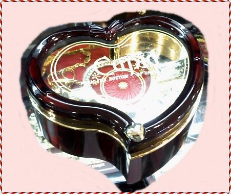 lOVE Music Box, Kotak musik
