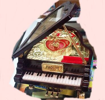 lOVE Music Box, Kotak musik