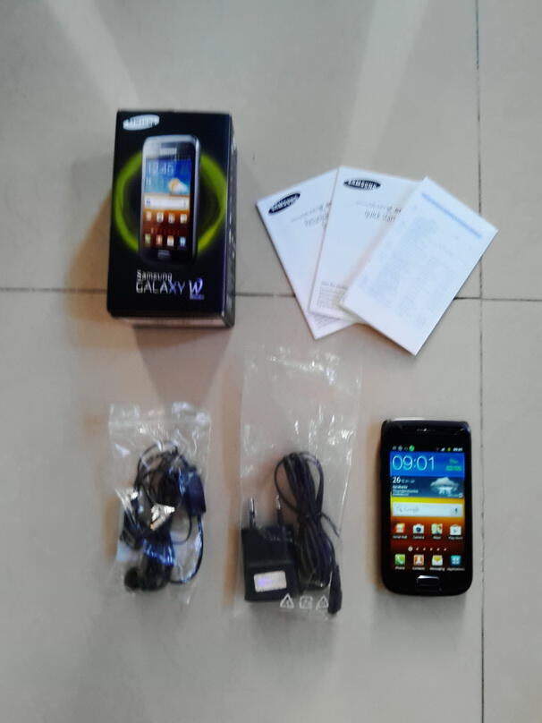Jual Galaxy W Hitam Mulus Garansi Agustus 2013 (Solo)