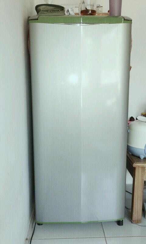 JUAL KULKAS / LEMARI ES SANYO SLIM BEAUTY