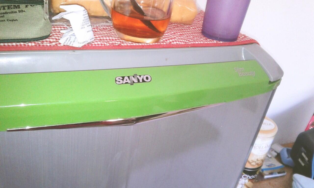 JUAL KULKAS / LEMARI ES SANYO SLIM BEAUTY