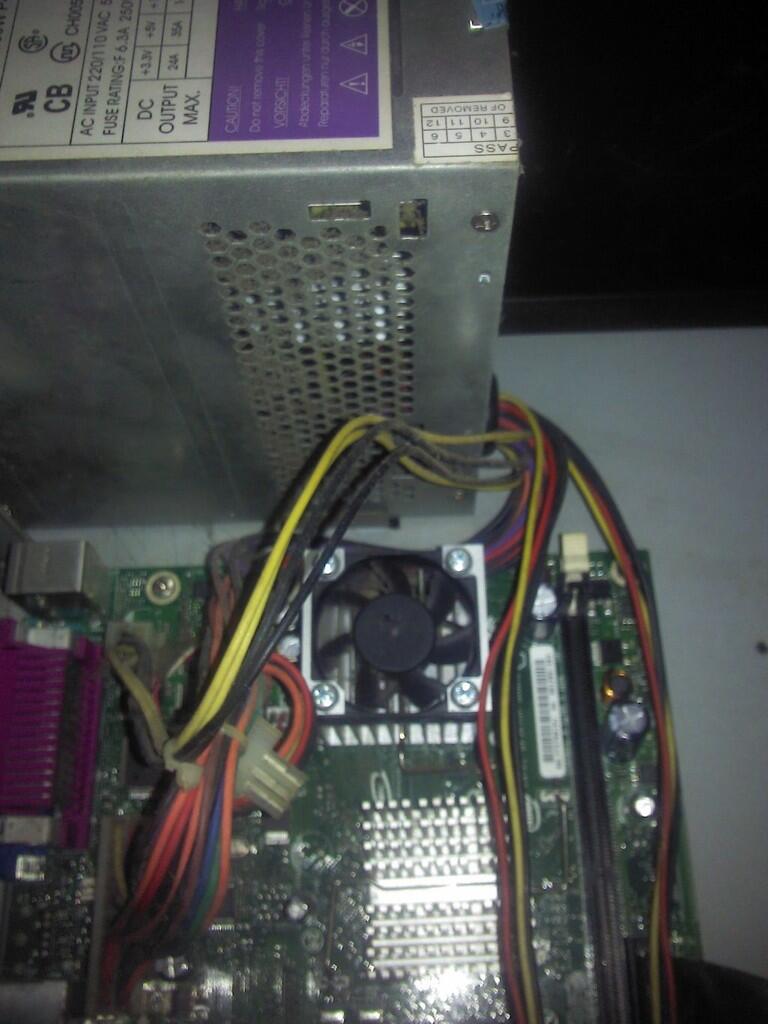 cpu P3-600E dan Cpu intel atom generasi pertama - Solo