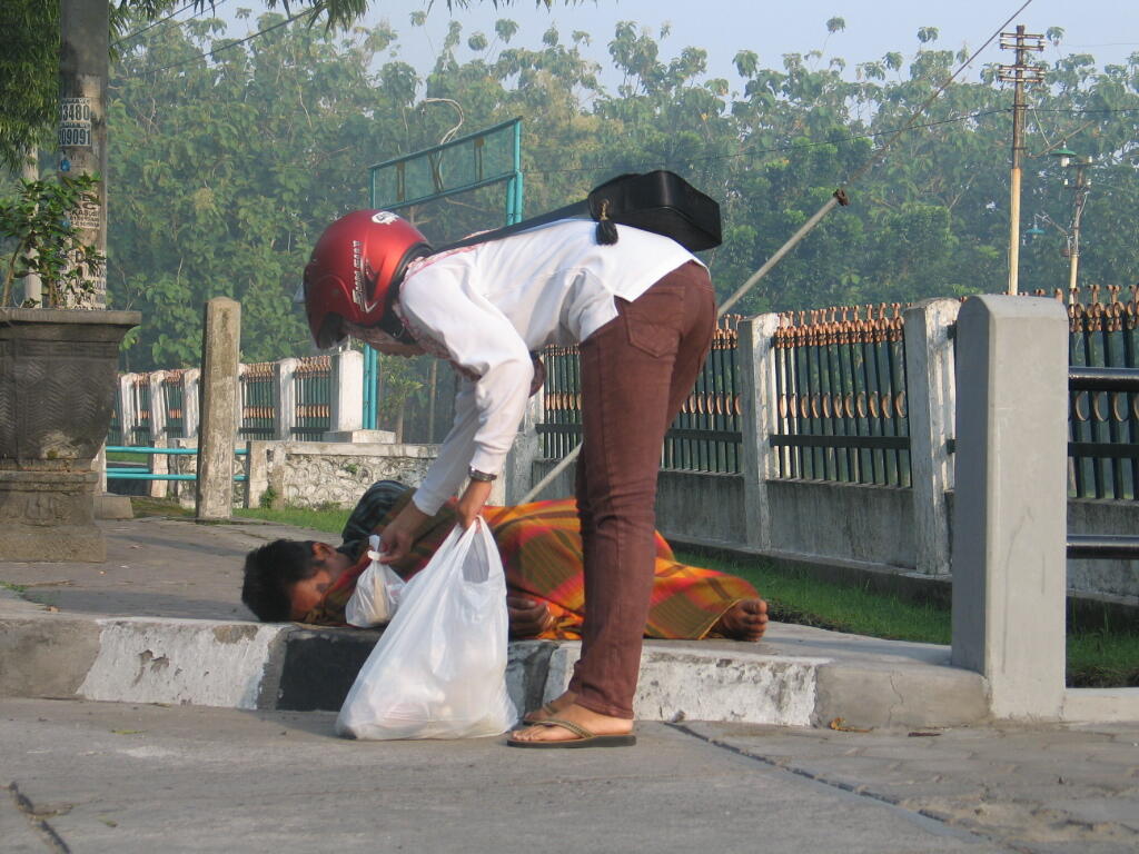 Cinta dalam sebungkus nasi di bumi Majapahit