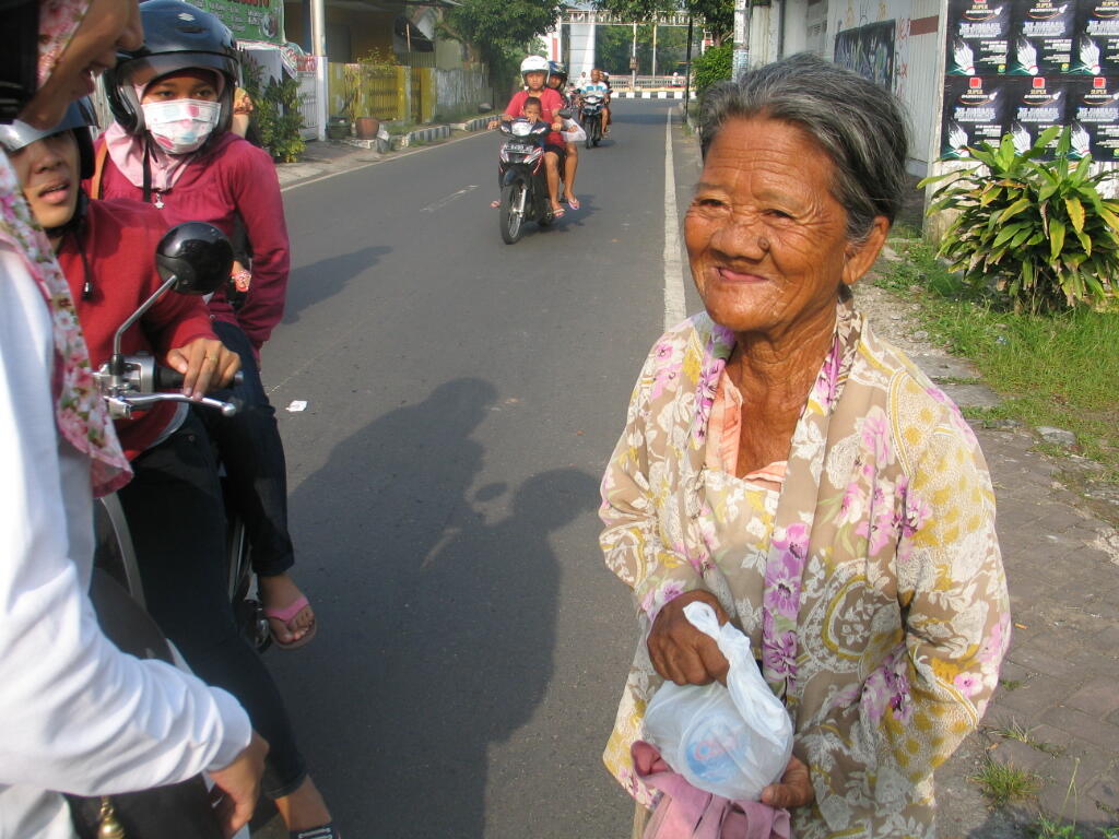 Cinta dalam sebungkus nasi di bumi Majapahit