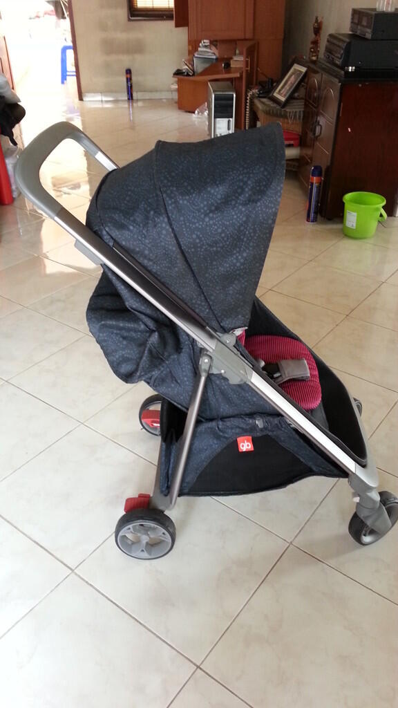 stroller gb c1020