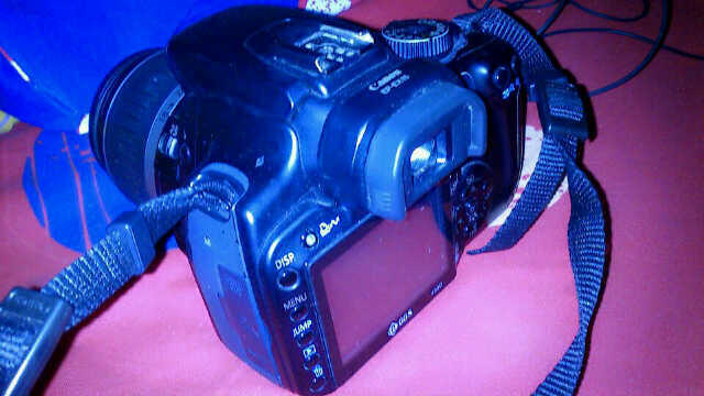 Jual/TT kamera DSLR/SLR cannon EOS 400D TT sama samsung galaxy S3 atau iphone 4G atau