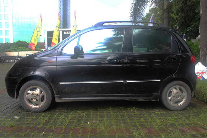 JUAL: CHEVROLET SPARK, HITAM, TAHUN 2004