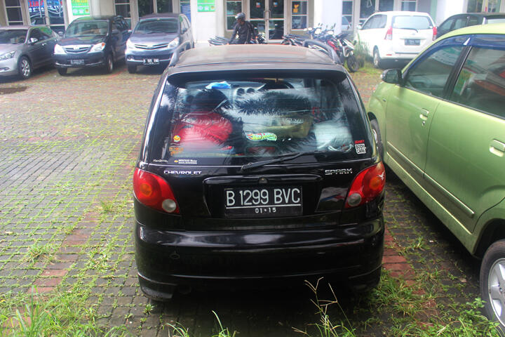 JUAL: CHEVROLET SPARK, HITAM, TAHUN 2004