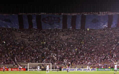 Atraksi Banner Raksasa Fans di Stadion &#91;Fans Bola Masup&#93;