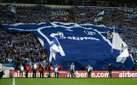 Atraksi Banner Raksasa Fans di Stadion &#91;Fans Bola Masup&#93;