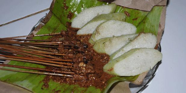 Jangan Kaget, Sate Lalat Ini Bikin Ketagihan