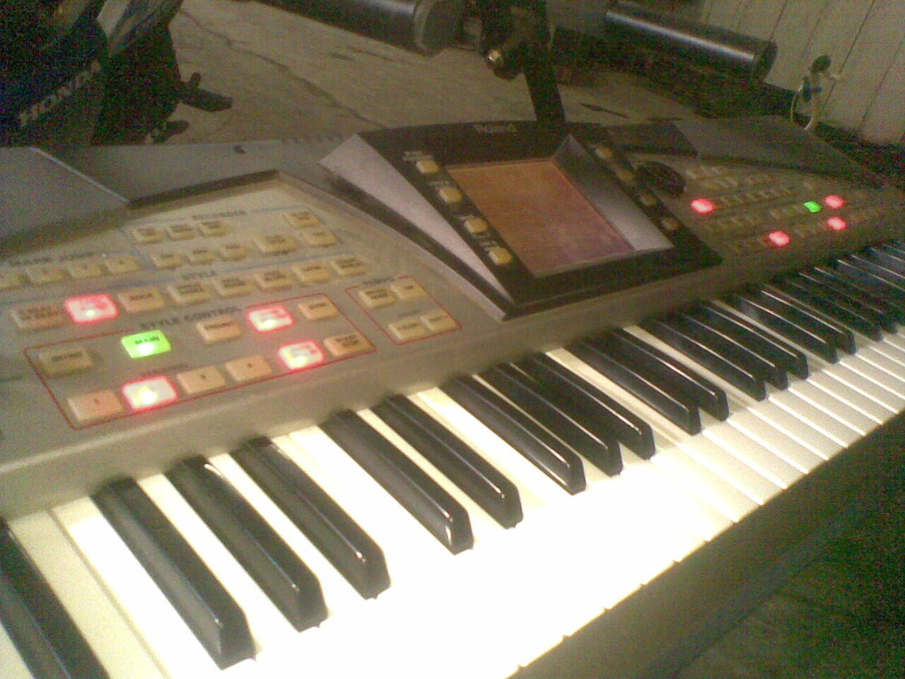 Keyboard Roland E50